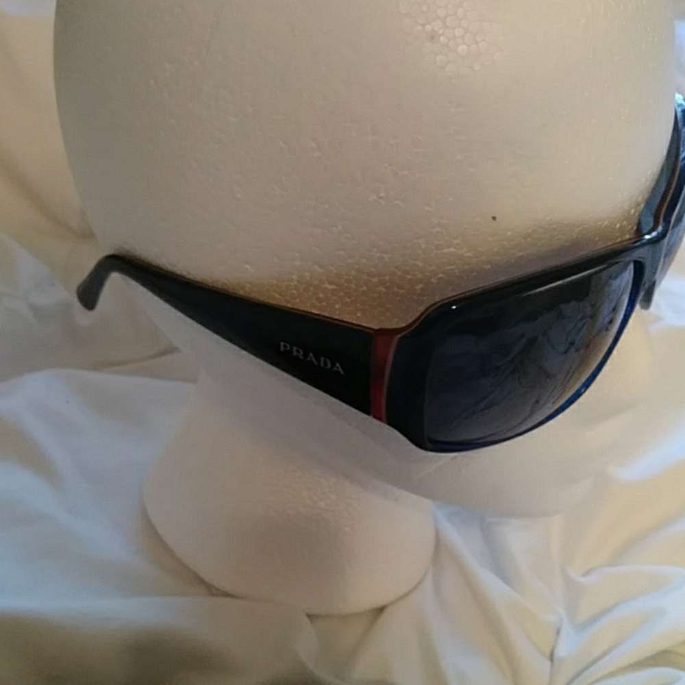 COPY - Men's...Prada sunglasses! - Picture 3 of 6